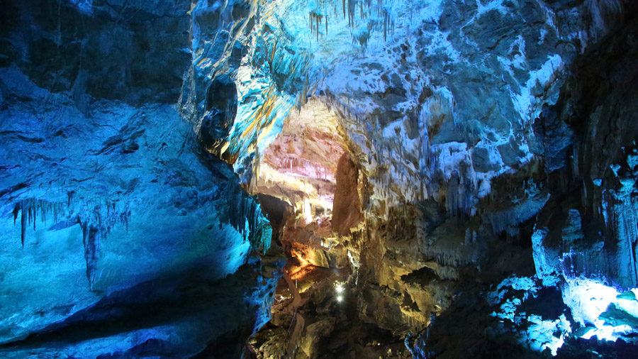 Georgie Prometheus cave