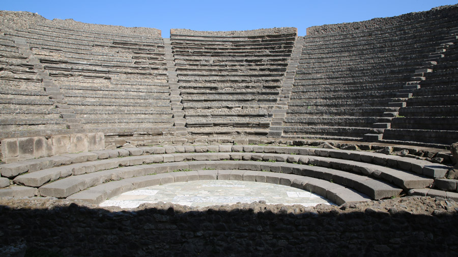 Italie Naples Pompei Amphitheatre