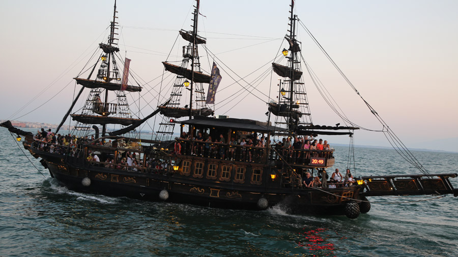 Grece Thessalonique Bateau pirate