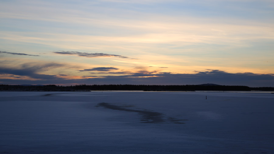 Finlande Laponie Lac gele