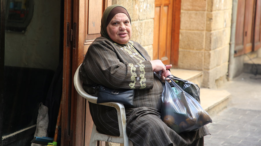 Liban Sidon Vieille femme